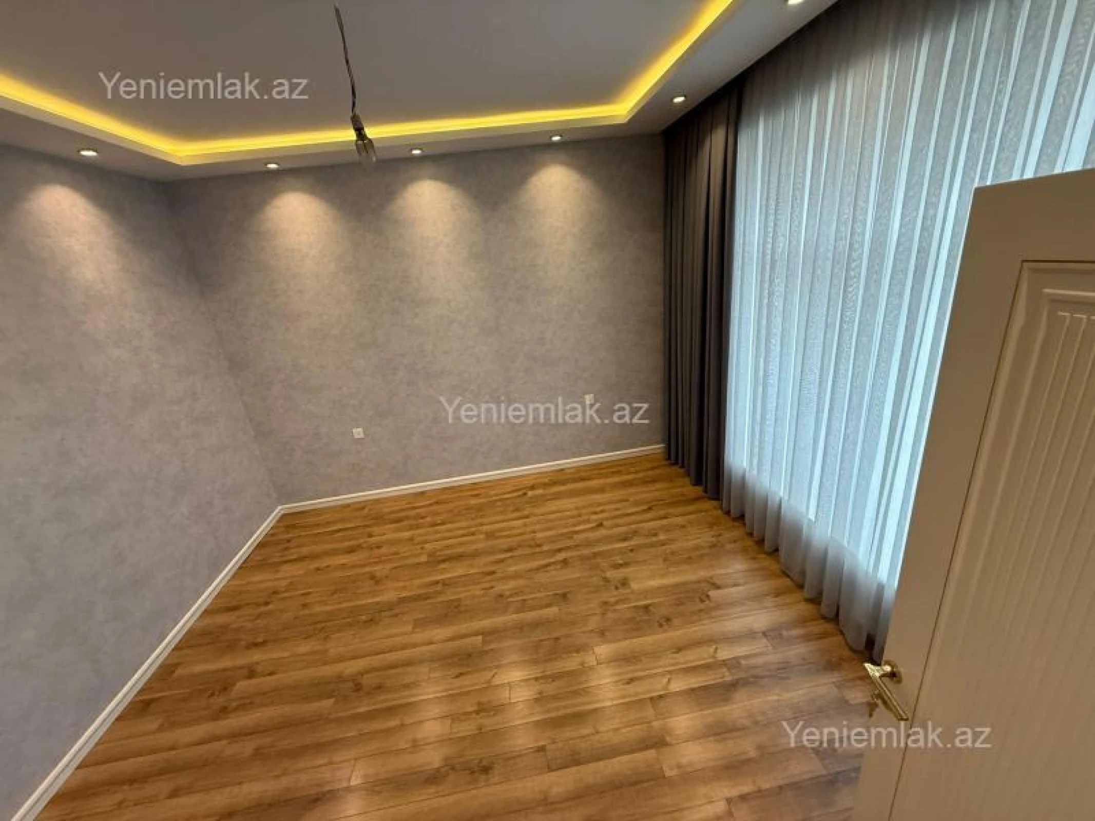 Satılır 7 otaqlı həyət evi 450 m²
