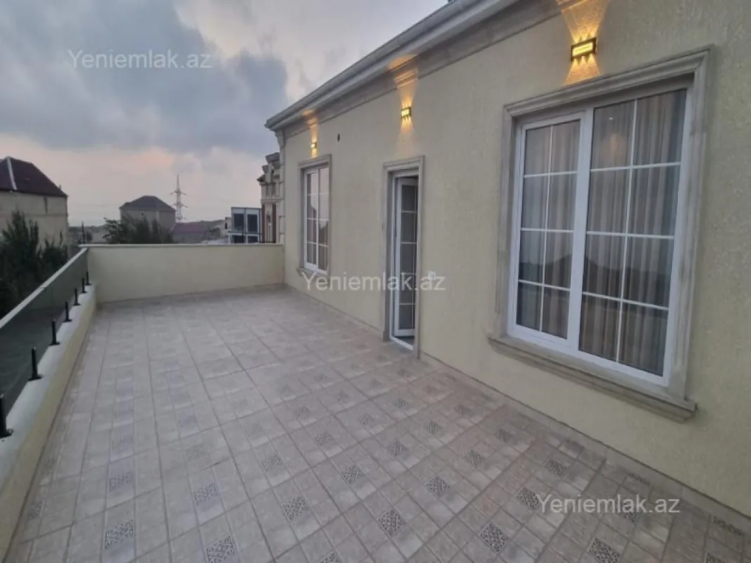 Satılır 7 otaqlı həyət evi 450 m²