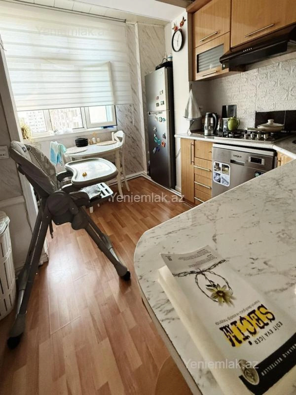 Satılır 3 otaqlı köhnə tikili 90 m²