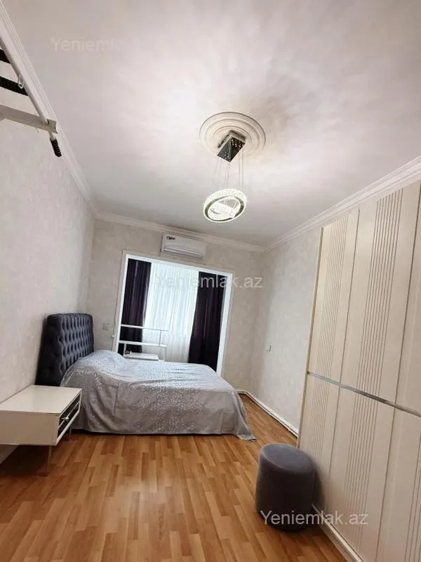 Satılır 3 otaqlı köhnə tikili 90 m²
