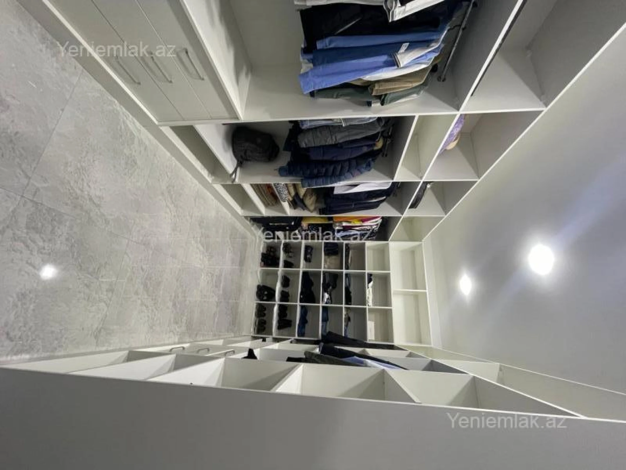 Satılır 5 otaqlı həyət evi 330 m²