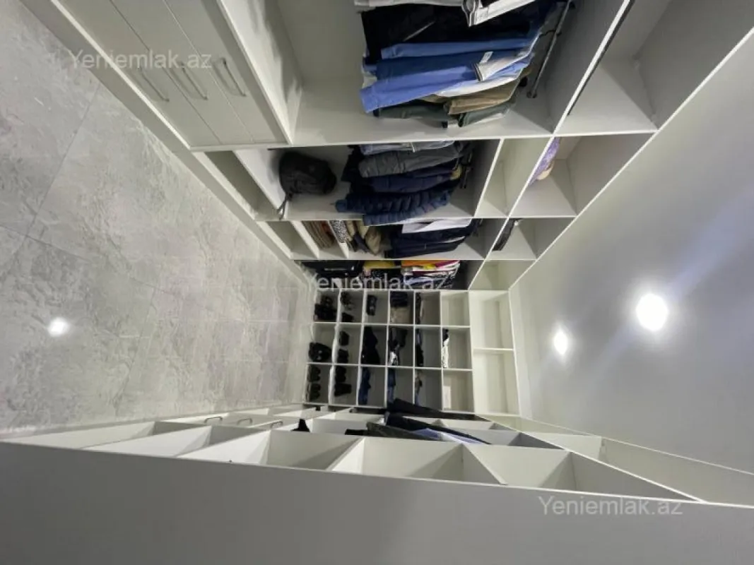 Satılır 5 otaqlı həyət evi 330 m²