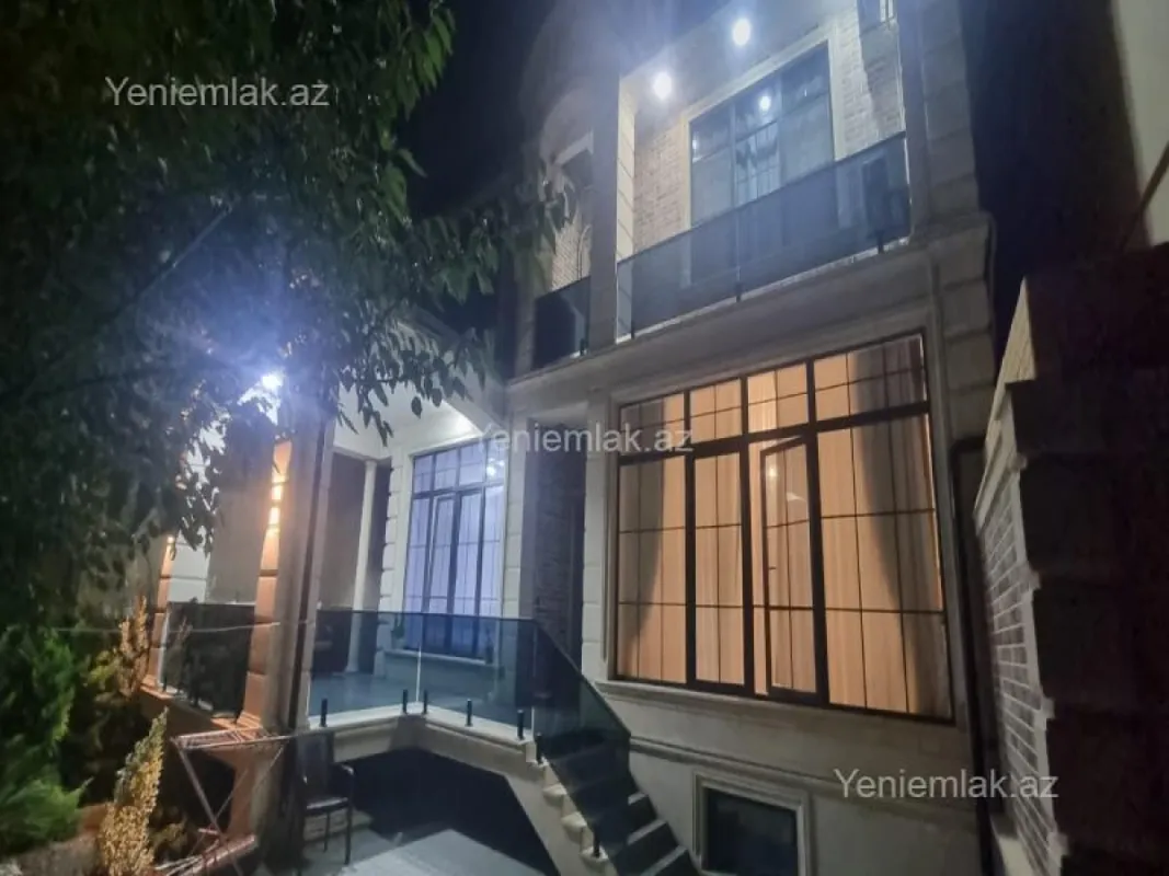Satılır 5 otaqlı həyət evi 330 m²