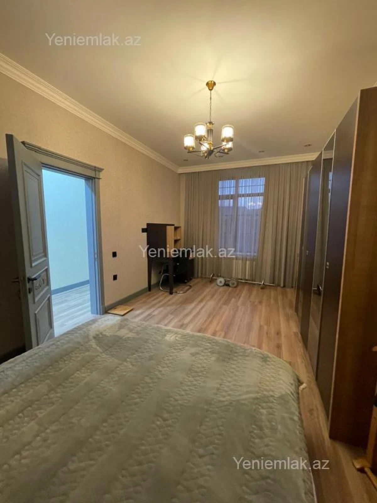 Satılır 5 otaqlı həyət evi 330 m²