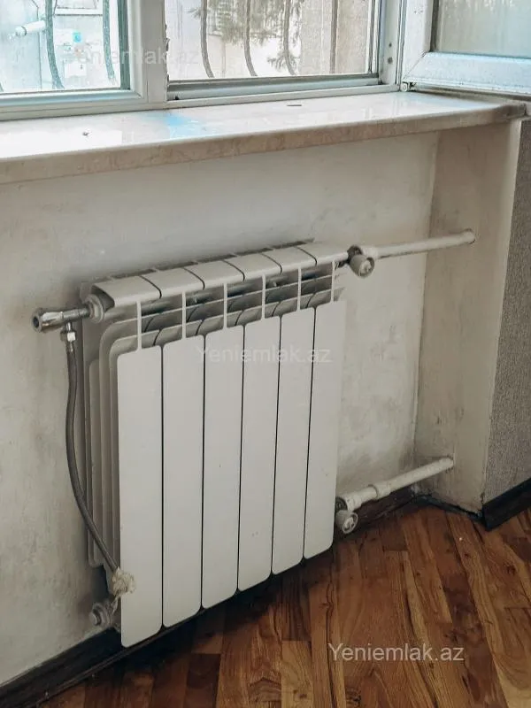 Satılır 2 otaqlı köhnə tikili 50 m²