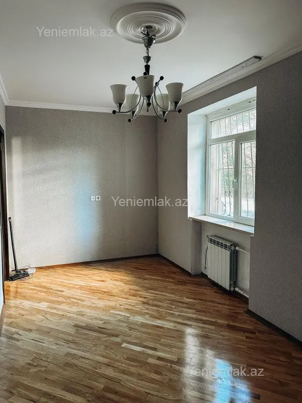 Satılır 2 otaqlı köhnə tikili 50 m²