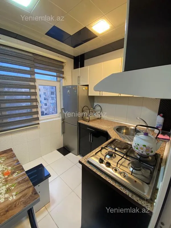 Satılır 3 otaqlı köhnə tikili 72 m²