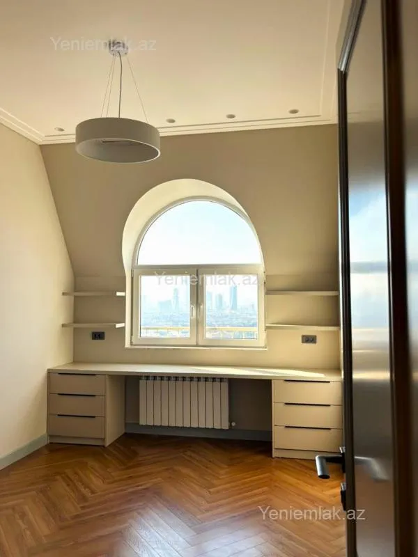 Satılır 3 otaqlı yeni tikili 86 m²