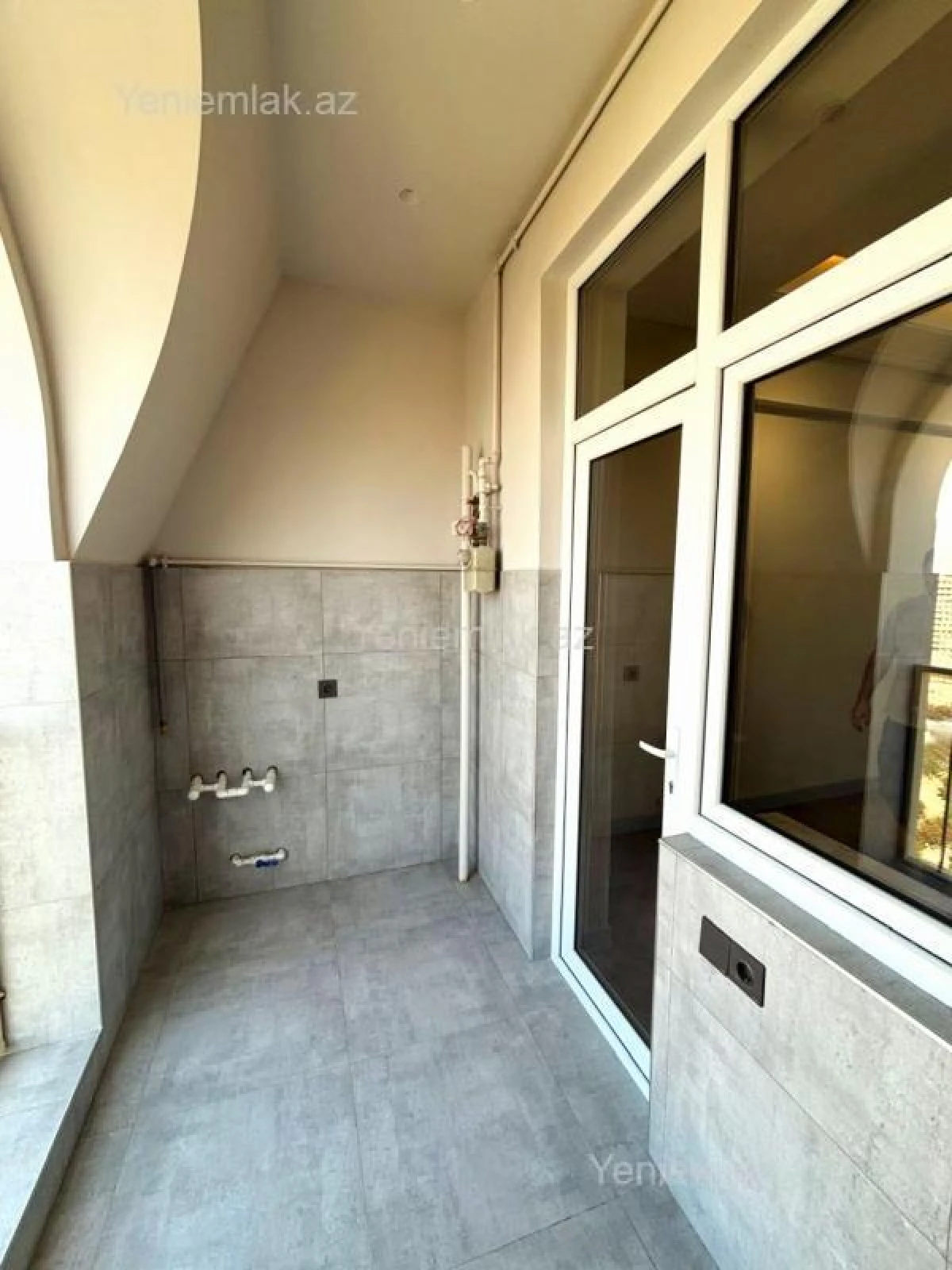 Satılır 3 otaqlı yeni tikili 86 m²