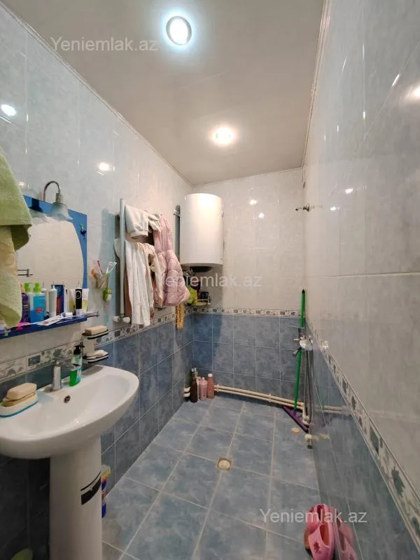 Satılır 2 otaqlı köhnə tikili 65 m²