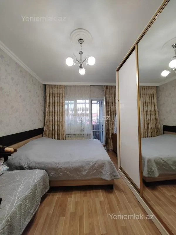 Satılır 2 otaqlı köhnə tikili 65 m²