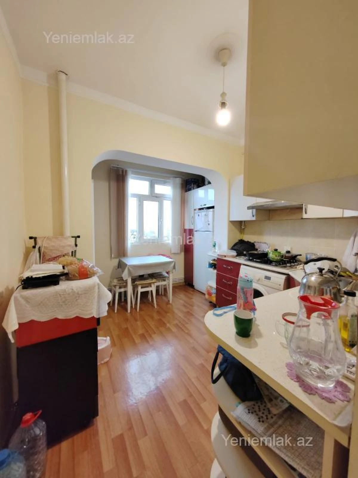 Satılır 2 otaqlı köhnə tikili 65 m²