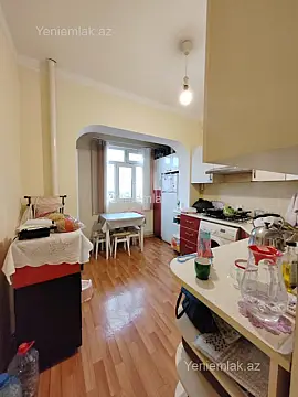 Satılır 2 otaqlı köhnə tikili 65 m²
