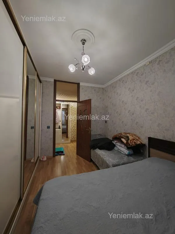 Satılır 2 otaqlı köhnə tikili 65 m²
