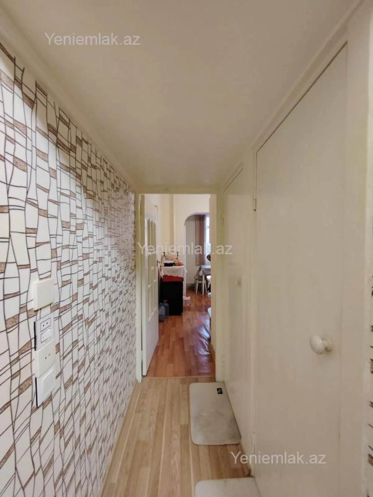Satılır 2 otaqlı köhnə tikili 65 m²