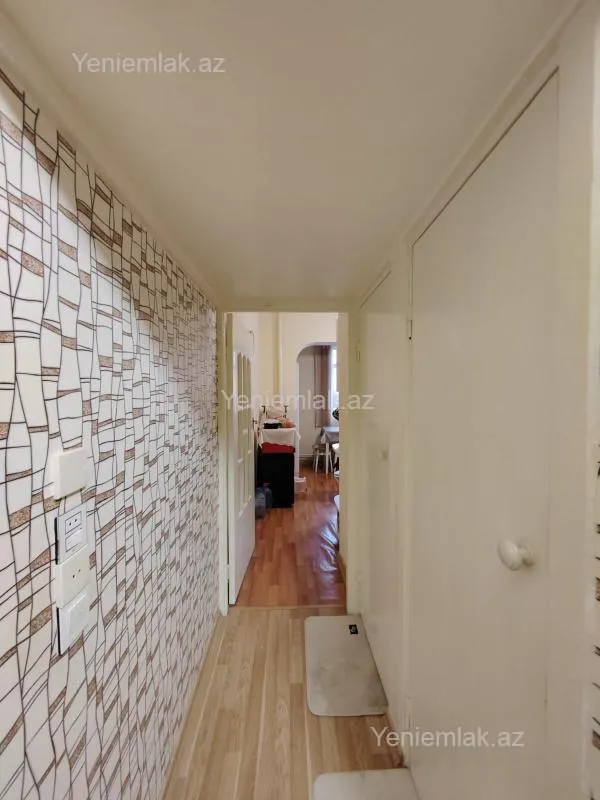 Satılır 2 otaqlı köhnə tikili 65 m²