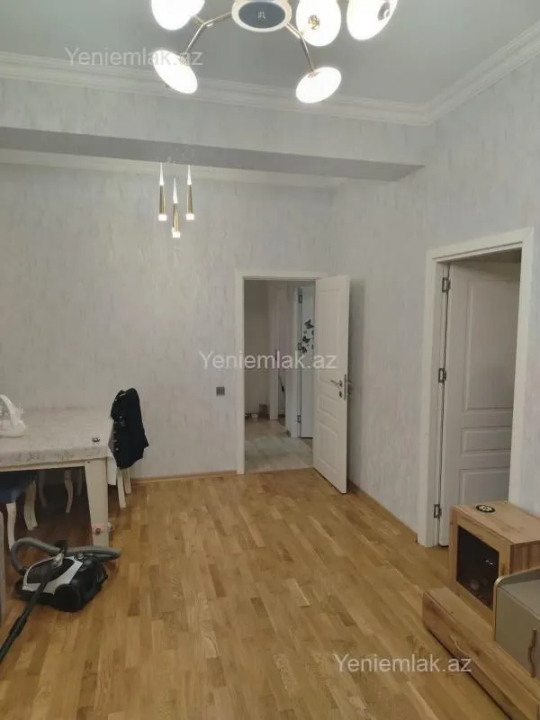 Satılır 3 otaqlı yeni tikili 80 m²