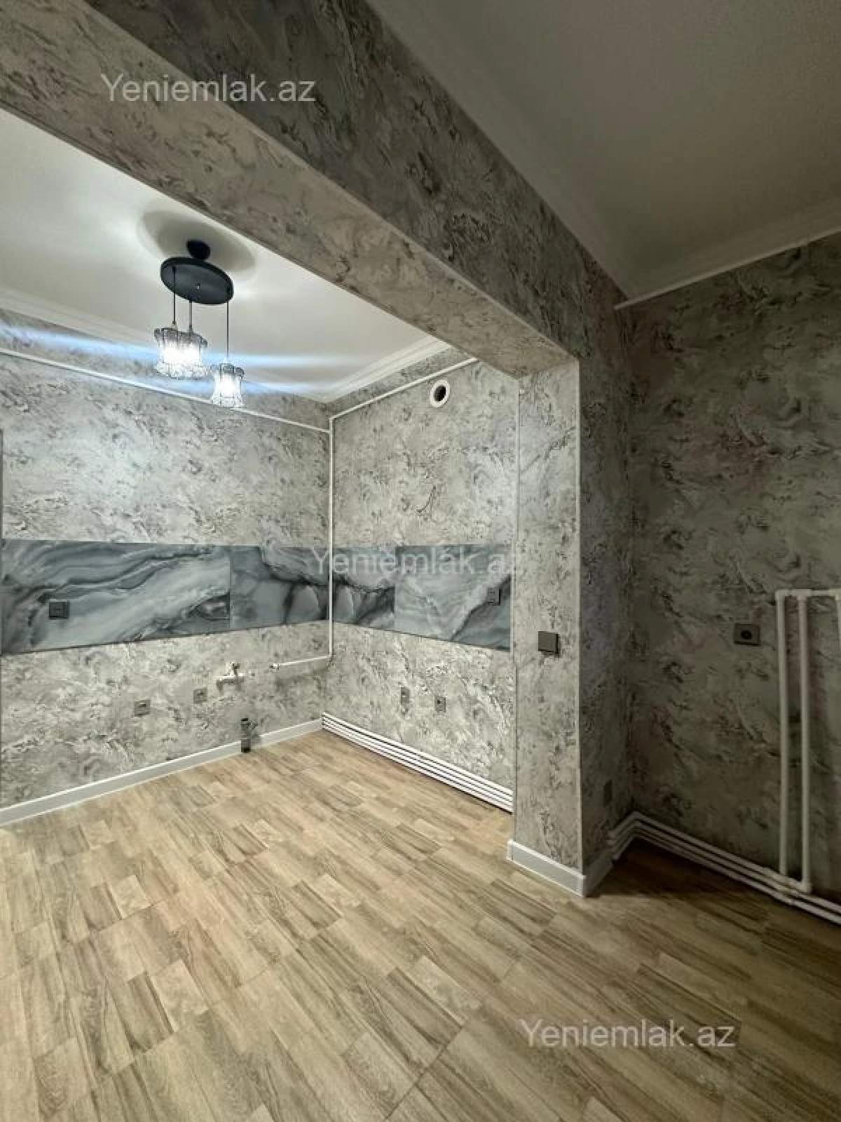 Satılır 2 otaqlı köhnə tikili 60 m²