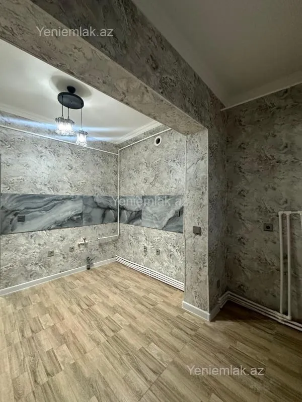 Satılır 2 otaqlı köhnə tikili 60 m²