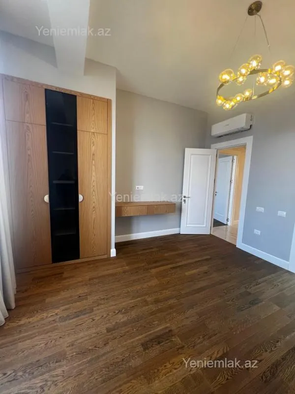 Satılır 3 otaqlı yeni tikili 136 m²