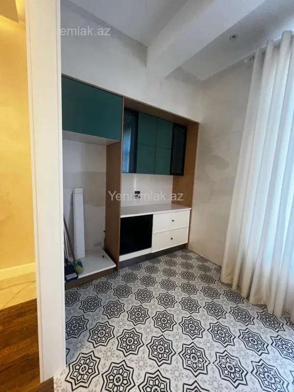 Satılır 3 otaqlı yeni tikili 136 m²