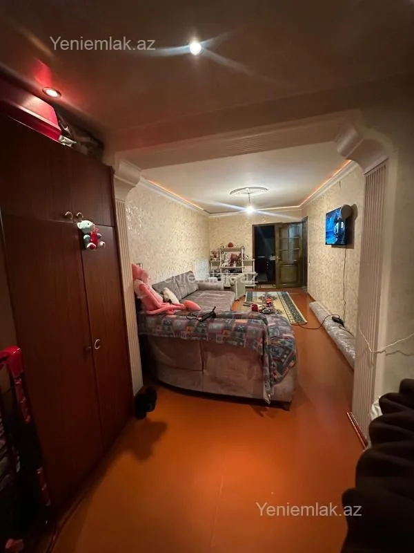 Satılır 2 otaqlı köhnə tikili 55 m²