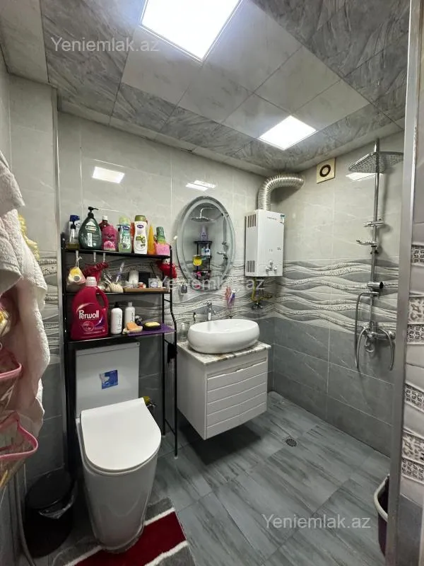 Satılır 2 otaqlı köhnə tikili 55 m²