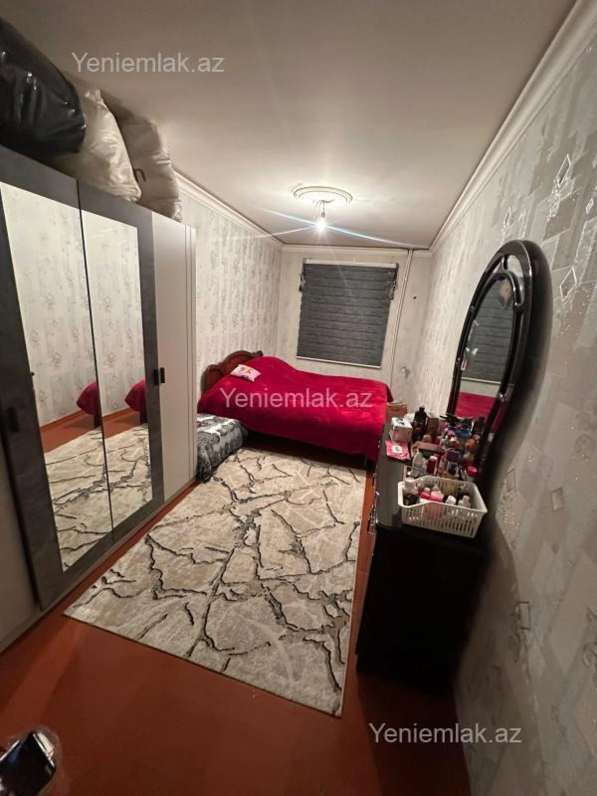 Satılır 2 otaqlı köhnə tikili 55 m²