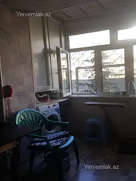Satılır 4 otaqlı köhnə tikili 95 m²