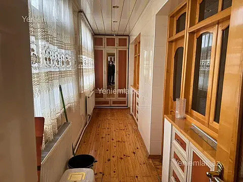 Satılır 4 otaqlı köhnə tikili 100 m²