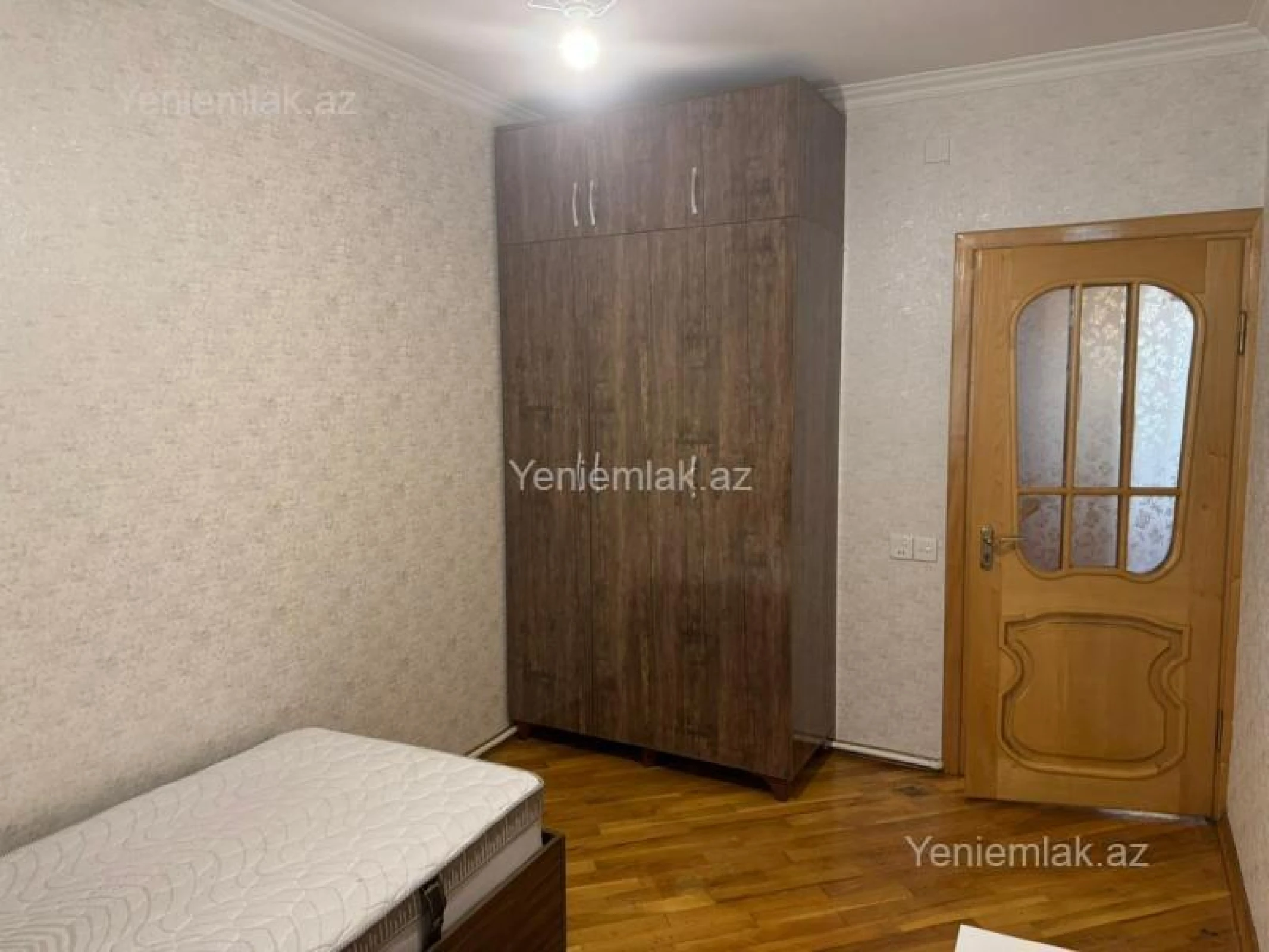 Satılır 4 otaqlı köhnə tikili 100 m²