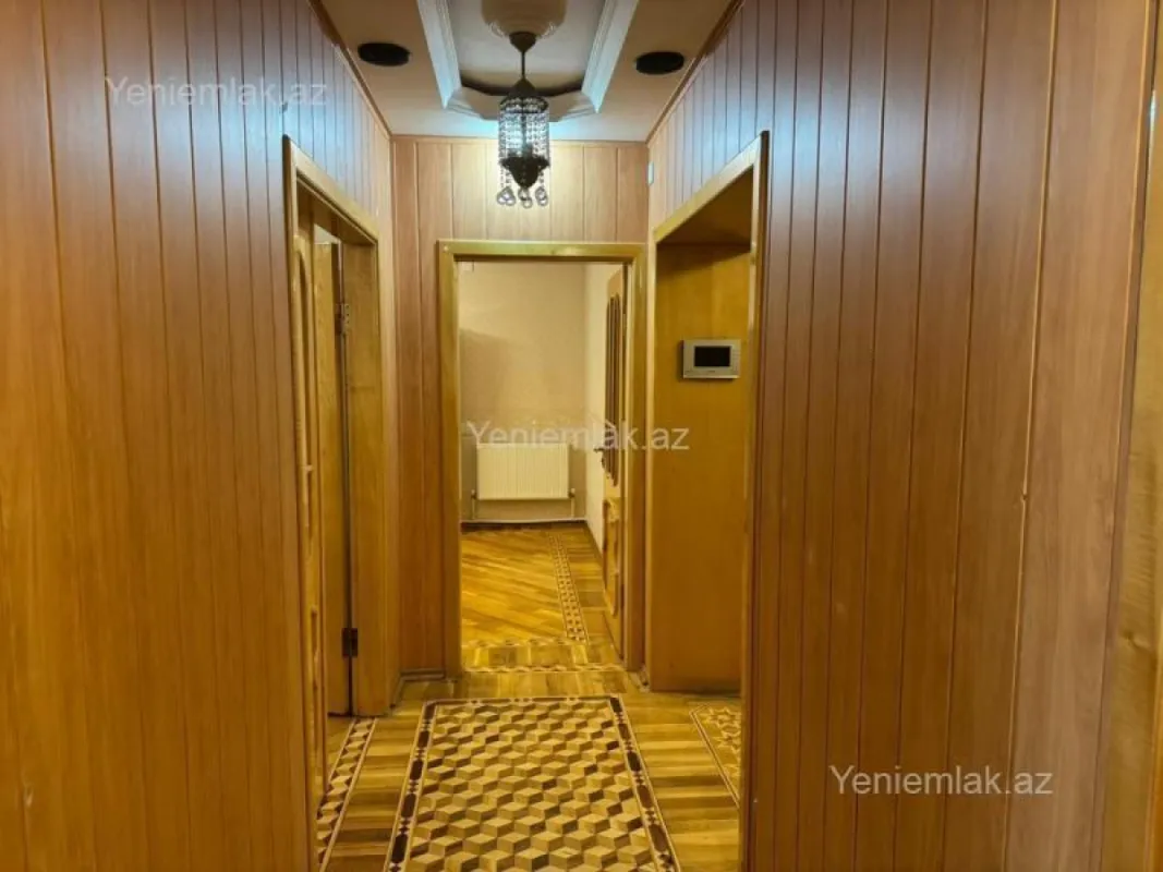 Satılır 4 otaqlı köhnə tikili 100 m²