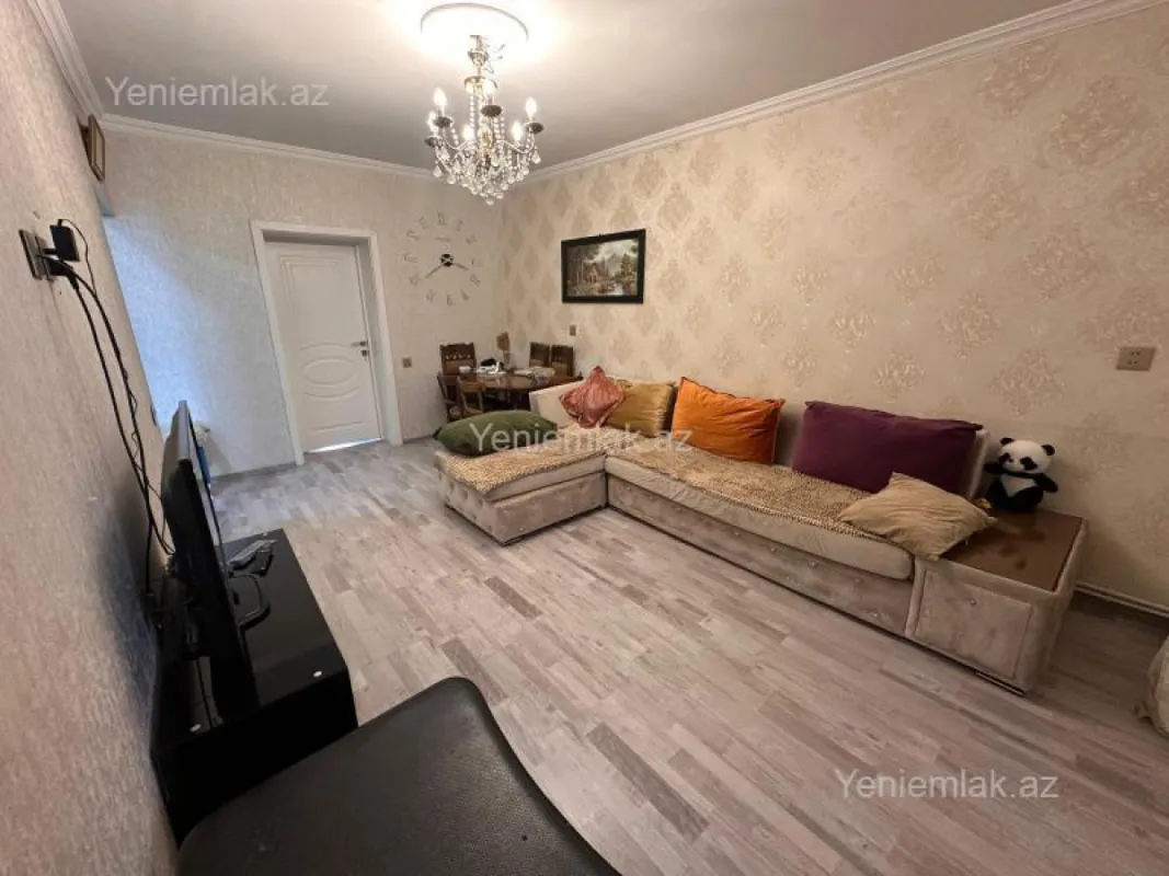 Satılır 2 otaqlı köhnə tikili 50 m²