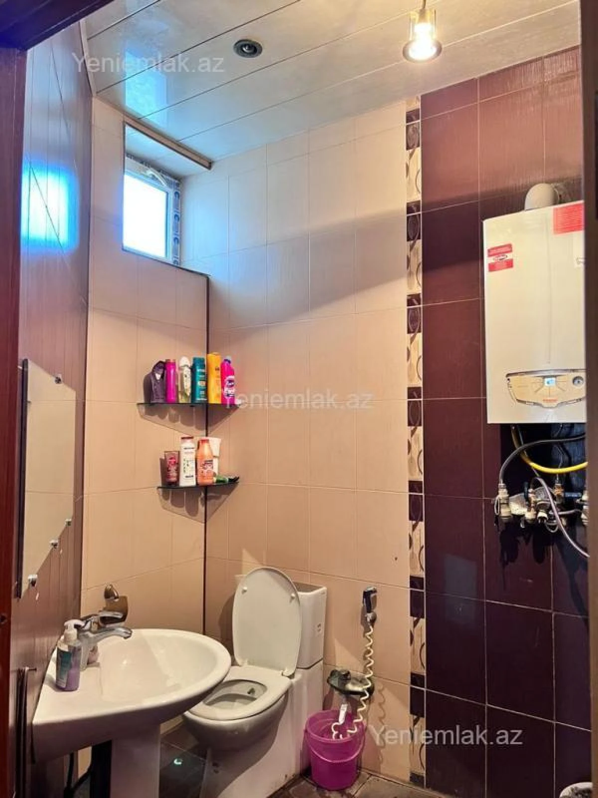 Satılır 15 otaqlı həyət evi 560 m²