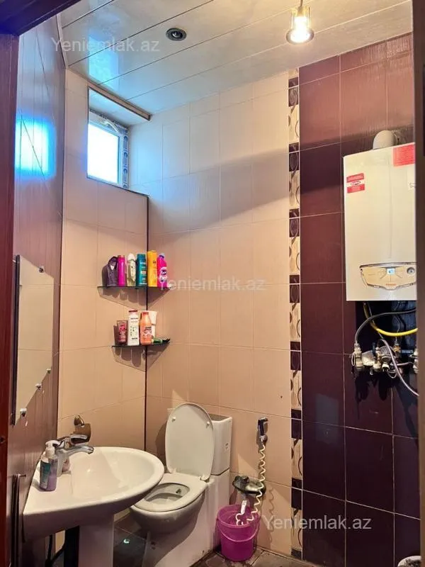 Satılır 15 otaqlı həyət evi 560 m²