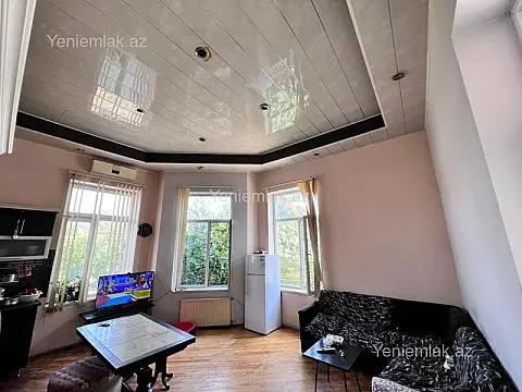 Satılır 15 otaqlı həyət evi 560 m²