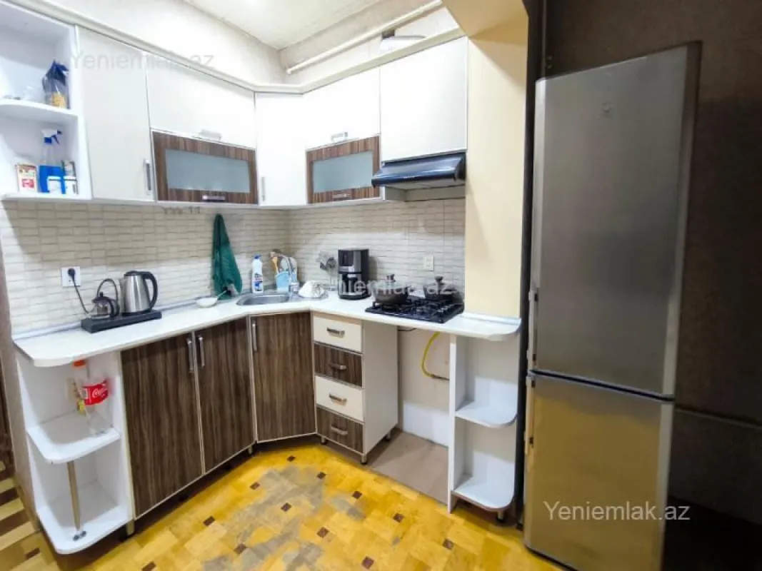 Satılır 3 otaqlı köhnə tikili 85 m²