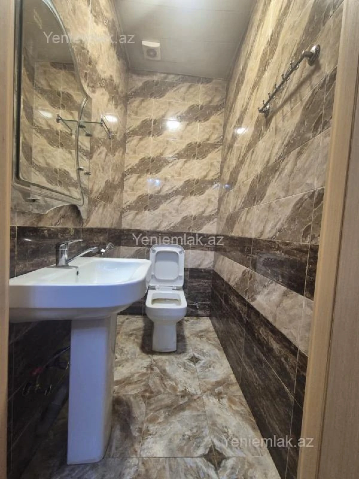 Satılır 3 otaqlı yeni tikili 133 m²