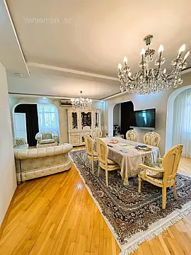 Satılır 4 otaqlı köhnə tikili 100 m² — Bakı, Nizami 4 otaq 100.00 m²