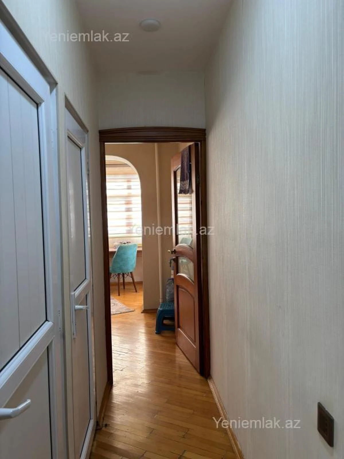 Satılır 4 otaqlı köhnə tikili 100 m²