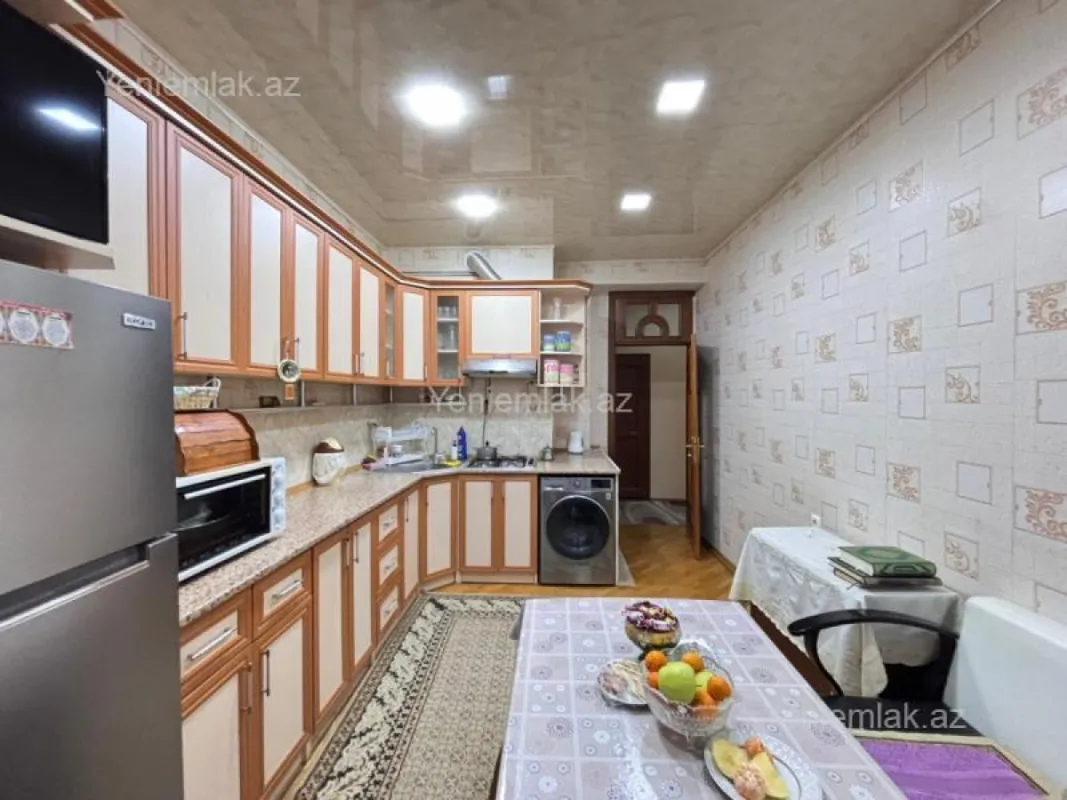 Satılır 3 otaqlı yeni tikili 90 m²