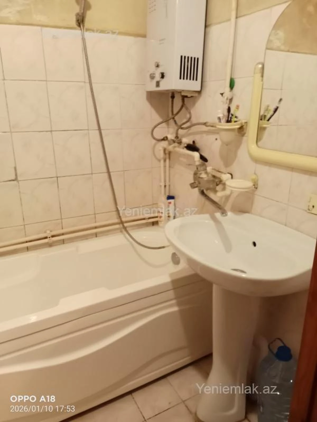 Satılır 2 otaqlı köhnə tikili 55 m²