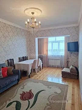 Satılır 3 otaqlı köhnə tikili 80 m²