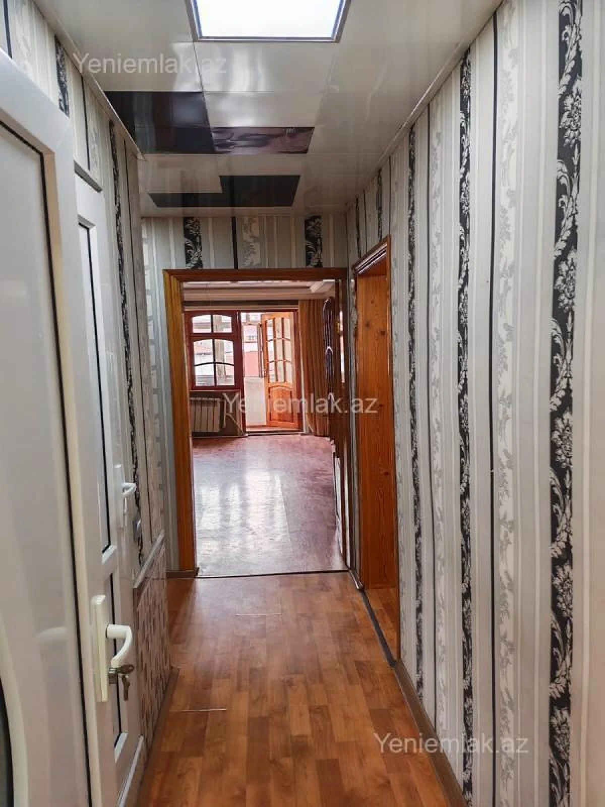 Satılır 3 otaqlı köhnə tikili 70 m²