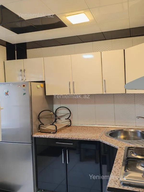 Satılır 3 otaqlı köhnə tikili 70 m²