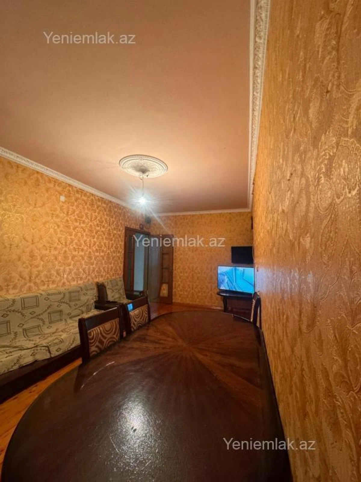 Satılır 5 otaqlı köhnə tikili 130 m²