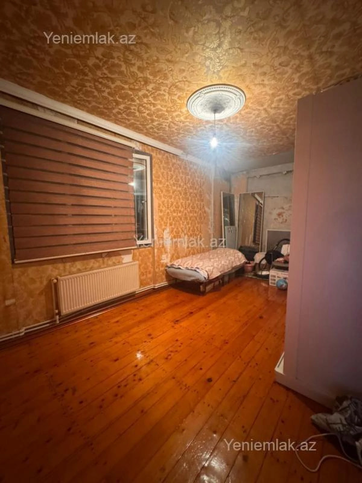 Satılır 5 otaqlı köhnə tikili 130 m²