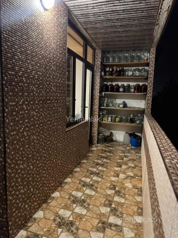 Satılır 5 otaqlı köhnə tikili 130 m²