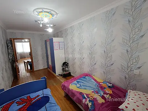 Satılır 3 otaqlı köhnə tikili 80 m²