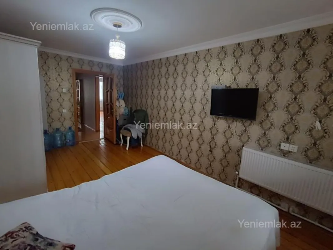 Satılır 3 otaqlı köhnə tikili 80 m²